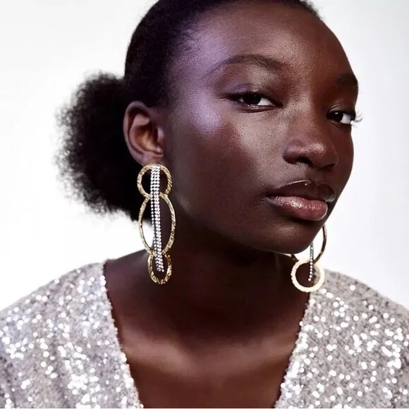 Flaw, Zara NWT Bejeweled Chain Hoop Chain Gold Dangle Earrings - Picture 2 of 9